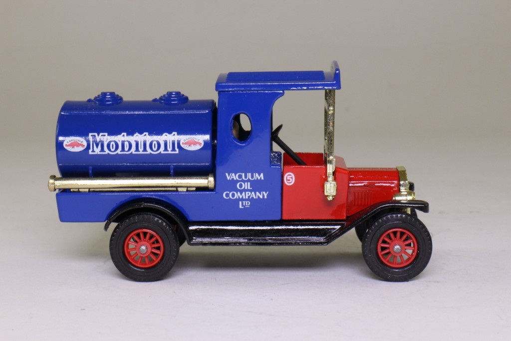 Mobil Oil, Vacuum Oil Co